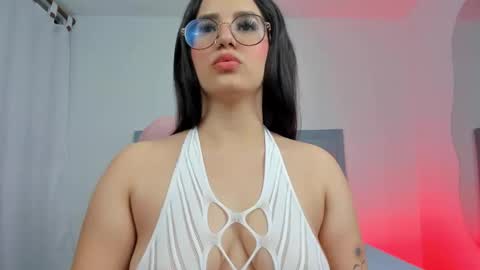 Snapshot of karolina_evans chatting on 19, 2, 2025 karolina_evans online show from 19, 2, 2025