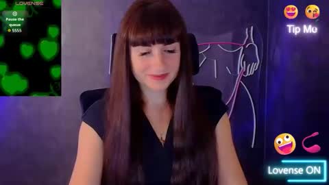 Caroline online show from 26, 9, 2025