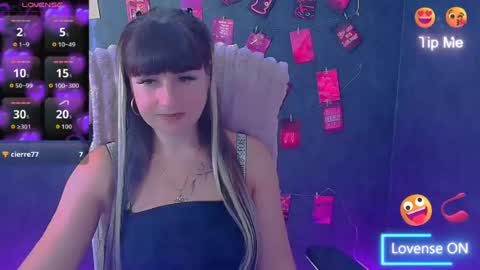 Snapshot of karolina_mia chatting on 23, 6, 2026 Caroline online show from 23, 6, 2026