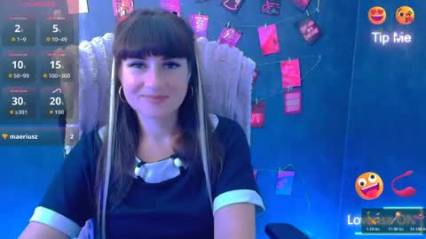 Snapshot of karolina_mia chatting on 20, 7, 2026 Caroline online show from 20, 7, 2026