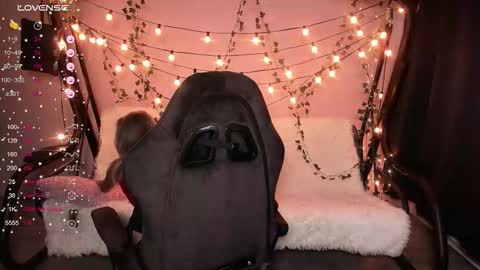 KarolinaHayes online show from 14, 12, 2025