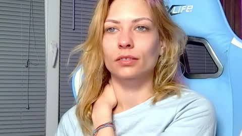 karoline121 online show from 9, 3, 2026