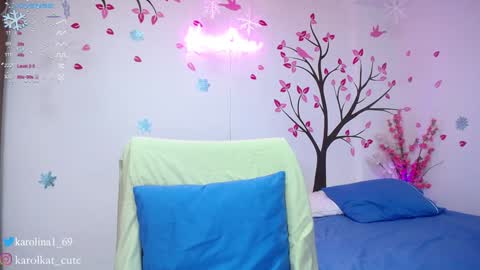 Karolina 3 online show from 17, 12, 2024