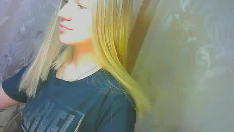 Snapshot of karolynafox chatting on 21, 9, 2025 Caroline Fox online show from 21, 9, 2025