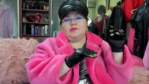 Kary Queen online show from 4, 12, 2024