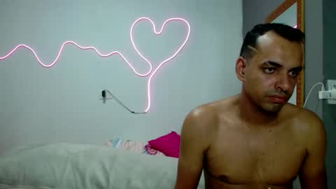 Tamires e Maicon online show from 8, 12, 2024