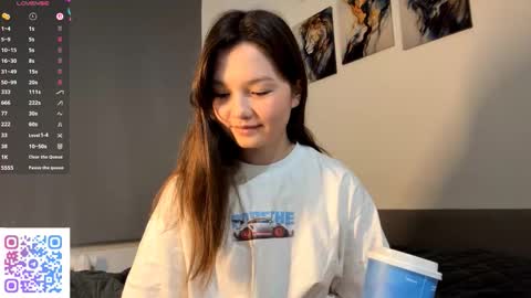 Snapshot of kassandrataulbee chatting on 5, 10, 2025 Kira online show from 5, 10, 2025