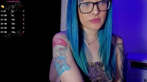 Snapshot of kat_apple chatting on 16, 12, 2024 Alicia online show from 16, 12, 2024
