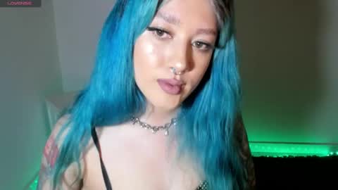 Snapshot of kat_apple chatting on 12, 3, 2025 Alicia online show from 12, 3, 2025