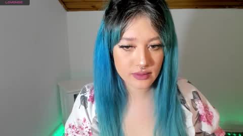Snapshot of kat_apple chatting on 12, 3, 2025 Alicia online show from 12, 3, 2025