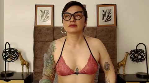 kat paradisse online show from 22, 9, 2025