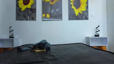 Snapshot of kata_lhella chatting on 4, 12, 2024 Katalina online show from 4, 12, 2024