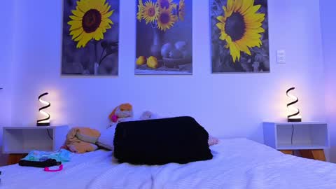 Snapshot of kata_lhella chatting on 16, 12, 2024 Katalina online show from 16, 12, 2024