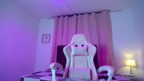       Katalina Miles      online show from 3, 12, 2024