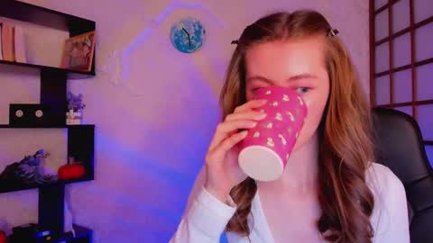Snapshot of kate_cuddle chatting on 25, 12, 2024 Kate online show from 25, 12, 2024