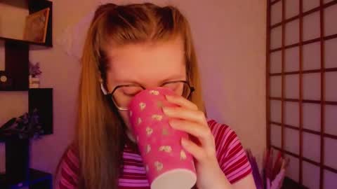 Snapshot of kate_cuddle chatting on 25, 2, 2025 Kate online show from 25, 2, 2025