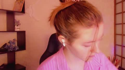 Snapshot of kate_cuddle chatting on 11, 3, 2025 Kate online show from 11, 3, 2025