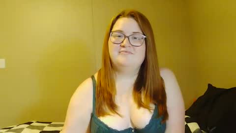 Snapshot of kate_evems chatting on 29, 9, 2025 kate_evems online show from 29, 9, 2025