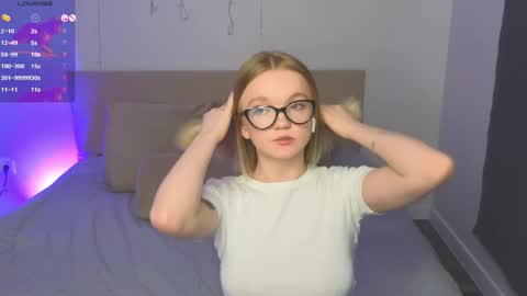 Snapshot of katebunnys chatting on 23, 4, 2026 katebunnys online show from 23, 4, 2026