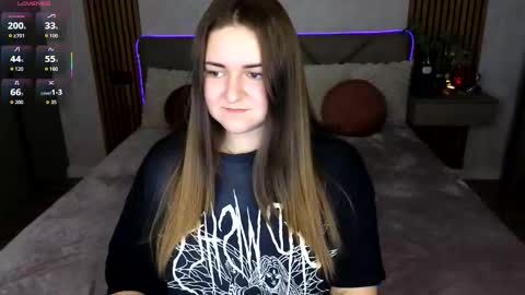 Snapshot of katelyn_sweety chatting on 12, 9, 2025 Katelyn online show from 12, 9, 2025