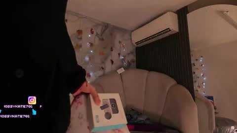 Im Katherine but call me Kate  online show from 28, 11, 2025