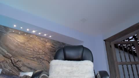  Kate Owens  online show from 1, 2, 2025