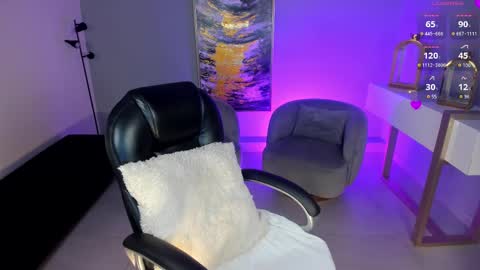  Kate Owens  online show from 6, 3, 2025