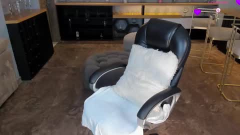  Kate Owens  online show from 12, 3, 2025