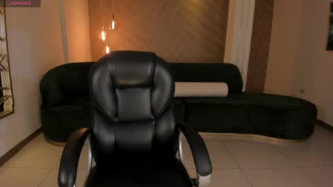 K A T E  online show from 9, 2, 2025