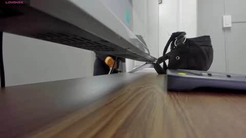 Snapshot of kathe_asian chatting on 25, 11, 2025 online show from 25, 11, 2025