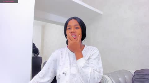 Snapshot of katherin_cruzz chatting on 28, 12, 2024 katherin online show from 28, 12, 2024
