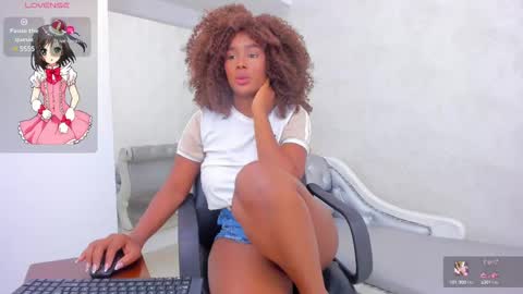 Snapshot of katherin_cruzz chatting on 8, 3, 2025 katherin online show from 8, 3, 2025