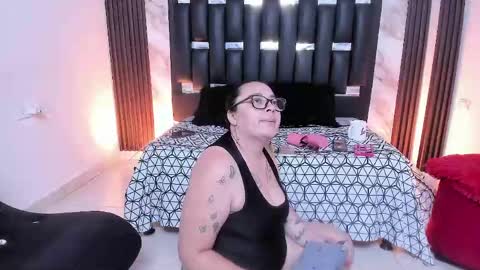 Snapshot of katherina_diaz chatting on 13, 5, 2026 Katherina online show from 13, 5, 2026
