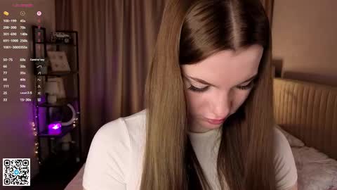 Snapshot of kathrineschnitman chatting on 27, 4, 2026 Lola online show from 27, 4, 2026