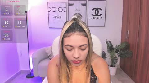 Snapshot of kathyaa_evans chatting on 25, 9, 2025 kathyaa_evans online show from 25, 9, 2025