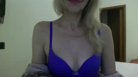 Snapshot of katia888 chatting on 22, 12, 2024 katia888 online show from 22, 12, 2024
