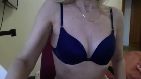 Snapshot of katia888 chatting on 10, 3, 2025 katia888 online show from 10, 3, 2025