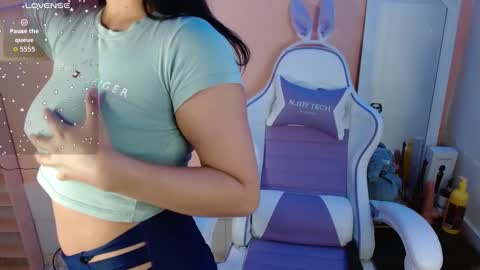 Snapshot of katia_rous_69 chatting on 23, 12, 2025 katia online show from 23, 12, 2025