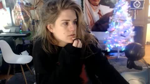 Snapshot of katiecutie_5 chatting on 11, 1, 2025 Katie online show from 11, 1, 2025