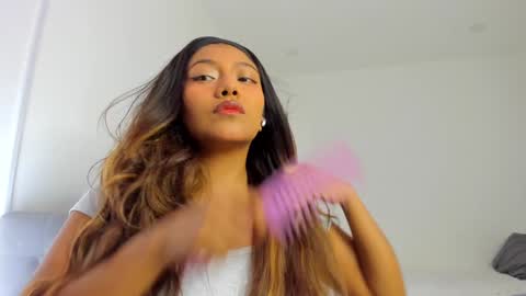 Follow me on instagram and twitter as correaktnees online show from 25, 12, 2024