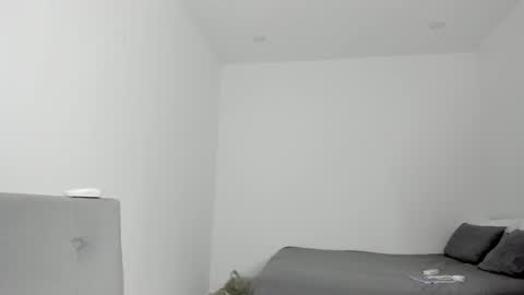 Follow me on instagram and twitter as correaktnees online show from 7, 1, 2025