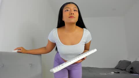 Follow me on instagram and twitter as correaktnees online show from 13, 2, 2025