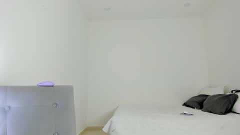 Follow me on instagram and twitter as correaktnees online show from 27, 2, 2025