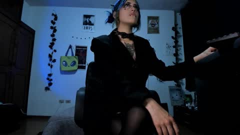 kattx   independent model online show from 6, 1, 2026