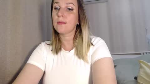 Snapshot of katty_fox chatting on 11, 9, 2025 Katty Fox online show from 11, 9, 2025