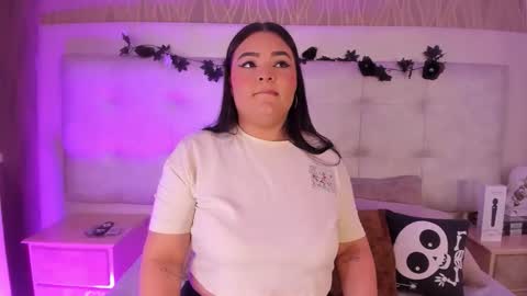 Snapshot of kattyarogers chatting on 3, 11, 2025 KattyaRogers online show from 3, 11, 2025