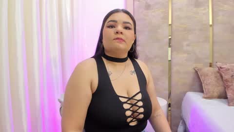 Snapshot of kattyarogers chatting on 8, 11, 2025 KattyaRogers online show from 8, 11, 2025