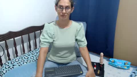 Snapshot of kattydirty144 chatting on 7, 5, 2026 angel online show from 7, 5, 2026