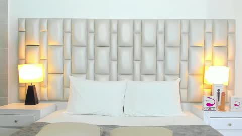 Snapshot of katy_and_paola chatting on 26, 11, 2025 katy blonde girl and paola big boobs online show from 26, 11, 2025