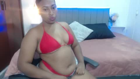 Snapshot of katy_lux_ chatting on 1, 8, 2026 katy_lux_ online show from 1, 8, 2026